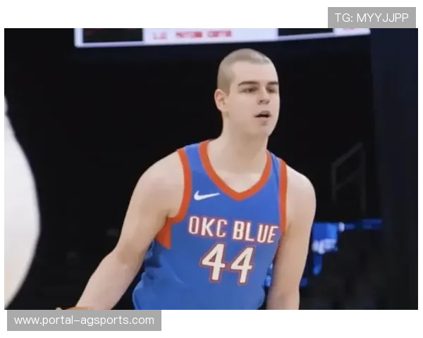 雷霆新秀托皮奇抗癌回归迎NBA首秀：经历睾丸癌治疗四个月，全场起立鼓掌致敬